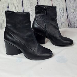 Robert Clergerie black leather booties size 37